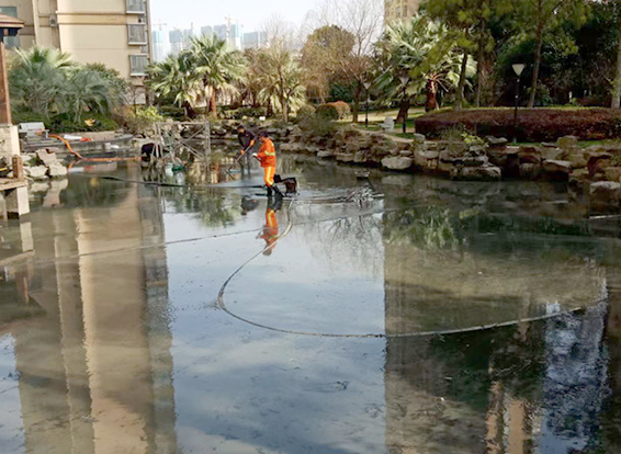 五华景观池淤泥清理