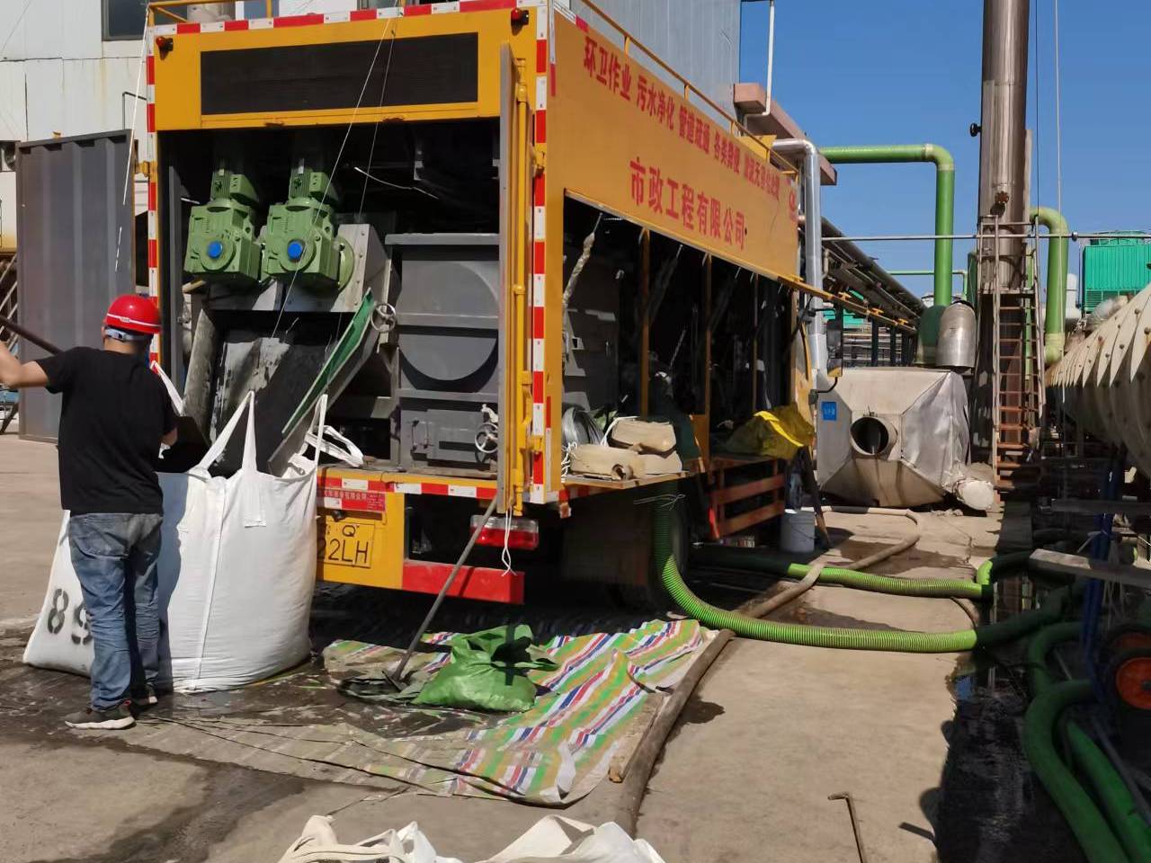 五华淤泥压干处理